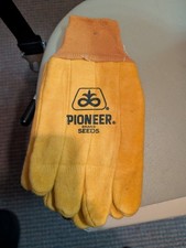 pioneer Seed Gloves Felt picture