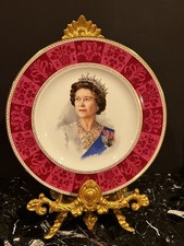 Queen Elizabeth 11 Royal Doulton Limited Edition of 2500 By Neil Faulkner  Plate picture