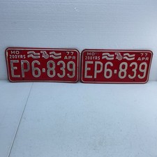 Missouri 200 Yrs 1976 1977 Red & White License Plate Pair EP6839 picture