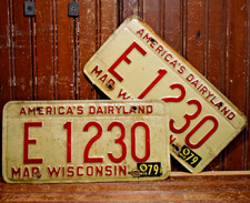 WIS LICENSE PLATE 1979 PAIR SET VINTAGE WISCONSIN STATE EMBOSSED METAL SIGN AUTO picture