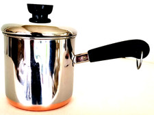 VINTAGE   1  1/2 qt REVERE WARE SAUCE POT WITH MEASURE MARKS + POUR SPOUT W/ LID picture