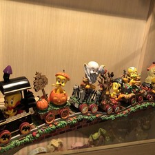 RARE Danbury Mint Tweety’s Twick or Tweet Twain Looney Tunes Halloween Set picture