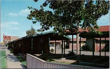 SEMINOLE, Texas Postcard THE RAYMOND MOTEL Street View c1950s Unused picture