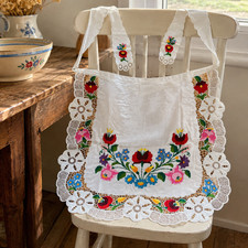 Vintage 1987 Hungarian Kalocsa Embroidered Apron Handmade Folk Art Cutwork picture