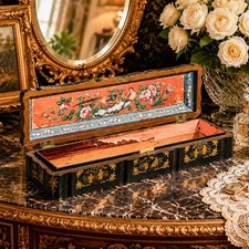 Amazing Hand Painted Antique Chinese Export Lacquer Fan Box Chinoiserie picture
