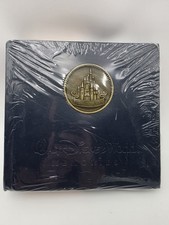 Disney World Castle Medallion Photo Album With Pen New Sealed See Description picture