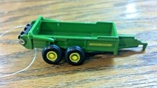 JOHN DEERE, Manure Spreader, Moving Scraper & Distributor, ERTL, 1:64 Scale picture
