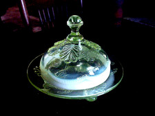 VINTAGE OPALESCENT VASELINE FOOTED COVERED BUTTER DISH WREATH & SHELL URANIUM picture