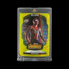 SPIDER-MAN RARE YELLOW PULSAR REFRACTOR CARD 2022 Tom Holland Avengers Infinity picture