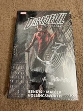 DAREDEVIL BY BRIAN MICHAEL BENDIS AND ALEX MALEEV OMNIBUS VOL 01 picture