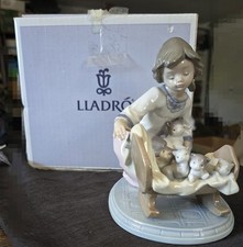 Lladro 5784 Cradle of Kittens Figurine - Girl with Kittens - Mint picture