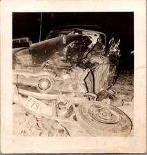 Vintage 1940s 1950s Car Wreck Accident Snapshot Photograph Auto Crash Z79Y picture