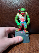 Goosebumps Hasbro 1996 Vintage Green Monster Figure on Base, working with sound picture
