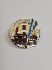 Chugiak-Eagle River Bear Paw Festival 1992 Lapel Pin Alaska Bear in Sunglasses picture