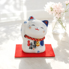 Japanese Maneki Neko Lucky Cat Figurine 