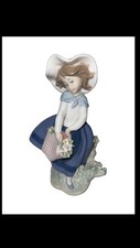 Lladro cute Pretty Pickings Girl With Basket of Flowers 7