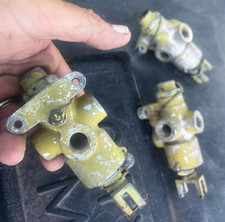 WWII Part - Vintage Warbird Aircraft 5 Port Selector Valve B301 FRA 5527 C279 x3 picture