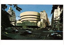 Richard Estes Guggenheim Museum New York NYC 1979 Art Painting Postcard 1987 picture