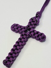 Colgante de Cruz Púrpura Hecho con Nudos  Collar Macrame  picture