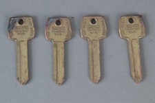 Lot of 4 vintage NOS Curtis H51 key blanks For Ford picture