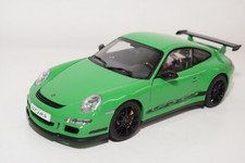 B13 1:18 AUTOART AUTO ART PORSCHE 911 GT3 RS 4.0 GREEN NMINT CONDITION picture