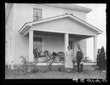 Photo:D.H. Kempton and wife, resettled in a new house. Scioto Farms, Ohio picture