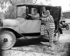 1929 LAUREL & HARDY in LIBERTY Photo   (214-D) picture