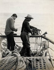 Lieutenant Rennick and the sounding machine Antarctica December 19 .. Old Photo picture