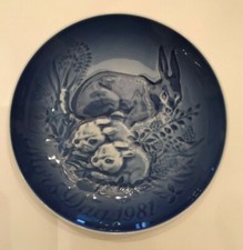Bing & Grondahl Mother's Day 1981 Collector Plate Mother Rabbit & Bunnies picture