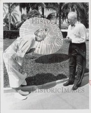 1967 Press Photo Mrs. William Upham and Thomas Dreier at Silver Tea fundraiser picture
