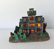 Disneyland Paris Haunted Mansion Hitchhiking Ghosts, 