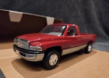 1/25 1995 Dodge Ram 2500 V10 AMT/ERTL Promo Plastic Model Flame Red 6194 picture