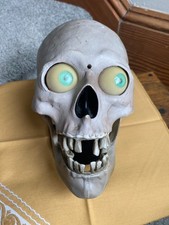 Vtg Gemmy Halloween Animated Scary Skull & Moves Talks NO LIGHT ON EYES picture