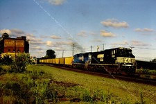NS 9168 ORIGINAL KODAK SLIDE Norfolk Southern train in CLEVELAND, OH picture