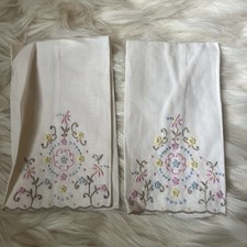 Vintage Hand Embroidered Linen Guest Towels Set 2 Pastel Floral 16x10 Unused picture