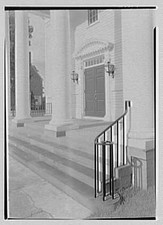 Photo:Longmeadow, Massachusetts. Meeting house, 1768, detail of entrance picture
