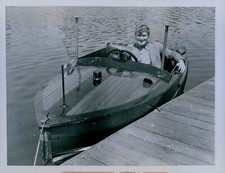 1934 Yehudi Menuhin Musical Genius in Motorboat Press Photo picture