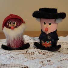 Vintage 1970s Kellogg's Cereal Wooden Friendly Folks Mail-In Offer Doll Set of 2 picture