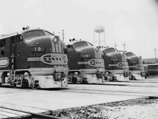 New Santa Fe EMD F3 Nos 16, 17, 18 & 19 at Electro-Motive 1948 5 x 7 Photo picture