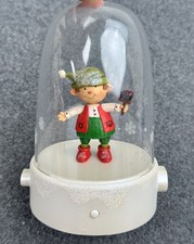 2009 Hallmark HAPPY TAPPERS Painter Elf Musical Dancing Working picture