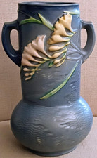 VINTAGE ROSEVILLE POTTERY BLUE FREESIA VASE #126-10 TWO HANDLE MCM picture