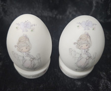 PRECIOUS MOMENTS Vintage 1991 Easter Egg Girl Fence Purple Bow On Stand LOT/2 picture