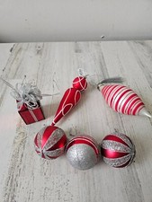 Red glitter striped ornament set present silver Xmas tree picture