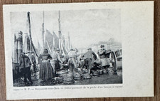 Postcard - BOULOGNE SUR MER - Disembarkation of Fishing from a Steam Boat picture