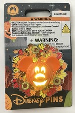 2026 Disney Halloween Mickey Mouse Jack-O’-Lantern Wreath Light Up Pin BRAND NEW picture