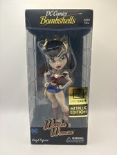 2016 Cryptozoic DC Bombshells Exclusive Noir Wonder Woman Vinyl Figure picture