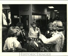 1979 Press Photo Wives of governor's attending conference are at Kreeger's show picture