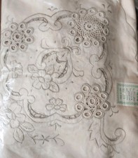 Vintage Hedaya Linens Ring Lace II Handmade Crochet Lace Tablecloth 68