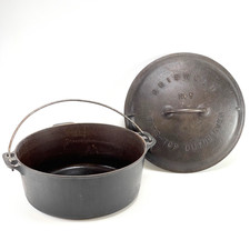Griswold No 9 Cast Iron Tite-Top Dutch Oven 834 w/ 2552 Lid - Erie PA 1920 picture