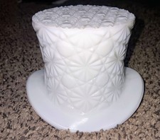 Vintage Fenton White Milk Glass Top Hat, Daisy & Button Pattern picture